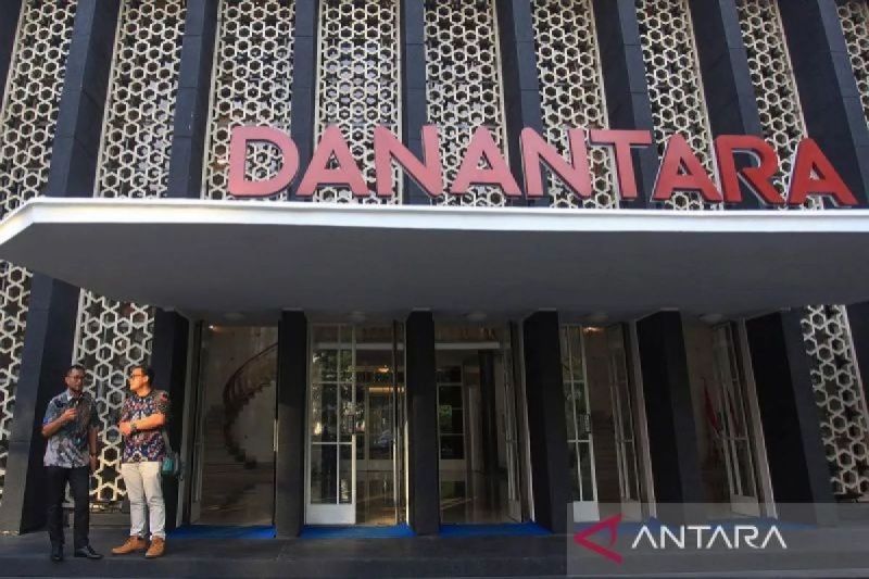 indef-konsolidasi-bumn-logistik-oleh-danantara-tingkatkan-daya-saing