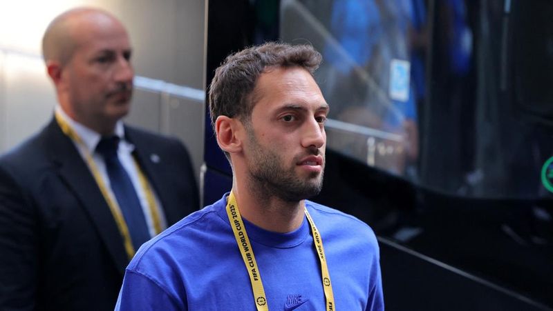 inter-milan-tegaskan-hakan-calhanoglu-masih-jadi-pilar-utama