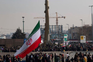 iran-luncurkan-rudal-sejjil-burung-ababil-saat-serangan-ke-israel