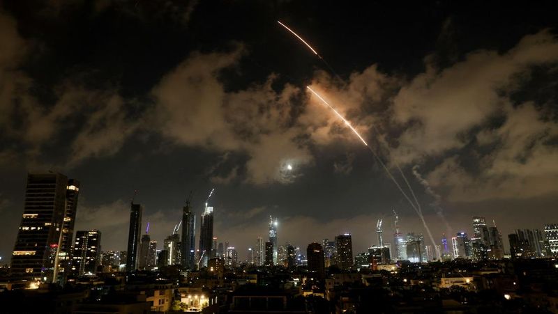 iran-tegaskan-akan-respon-tegas-jika-as-ikut-serangan-israel