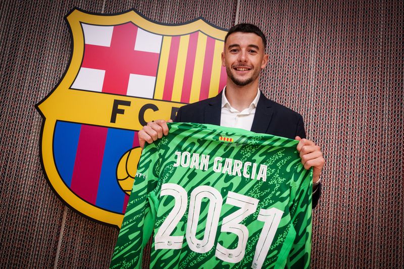 joan-garcia-kiper-muda-barcelona-yang-menjanjikan