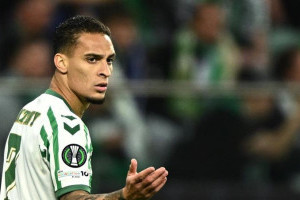 kabar-juve-minati-antony-sempat-tawarkan-barter-pemain-ke-mu
