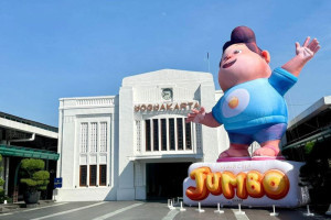 kai-dan-visinema-hadirkan-balon-jumbo-dolan-jogja-menarik-wisatawan