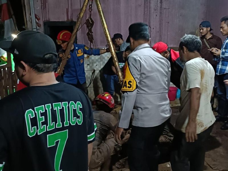 kakek-di-bogor-tertimbun-tanah-saat-gali-septic-tank-di-rumah-menantu