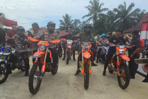 kapolda-riau-dan-uas-bangun-kebersamaan-lewat-aktivitas-sosial-dan-motoran