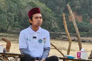 kapolda-riau-gencar-tanam-pohon-dan-sosialisasi-stnk-bentuk-hijrah-nyata