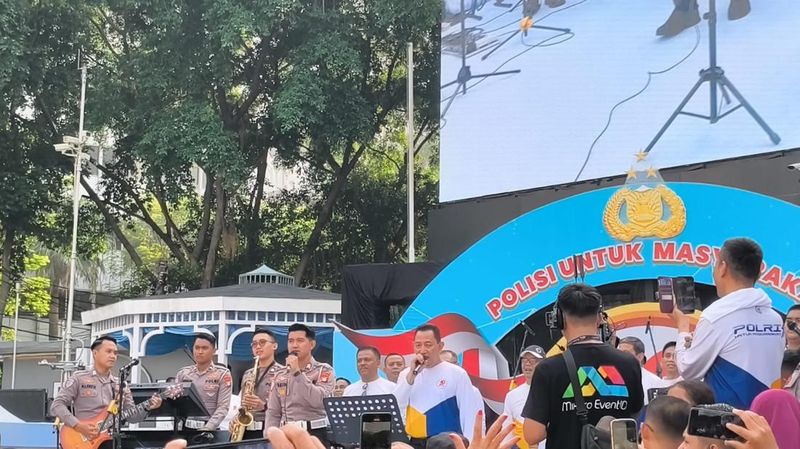 kapolri-memukau-hadiri-bhayangkara-sport-day-dengan-lagu-rumah-kita-it-s-my-life