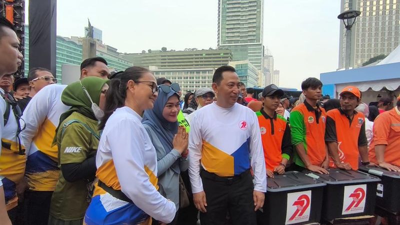 kapolri-sigit-prabowo-sambut-warga-di-bhayangkara-sport-day