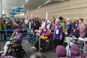 keamanan-penerbangan-di-sumut-optimal-pesawat-haji-mendarat-darurat