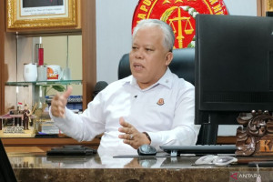 kejaksaan-limpahkan-tersangka-dan-barang-bukti-kasus-minyak-mentah-ke-jpu
