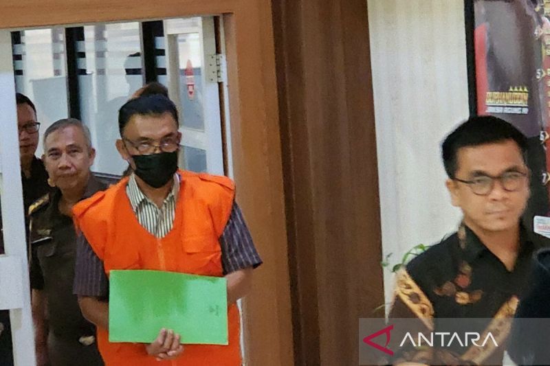 kejati-jateng-tahan-tersangka-korupsi-pengelolaan-plaza-klaten-rp10-2-miliar