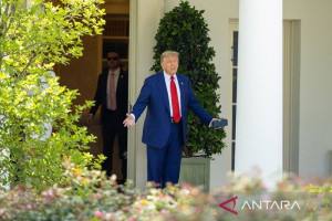 keluarga-trump-luncurkan-layanan-seluler-t1-phone-baru