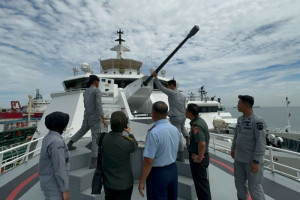 kemenhan-ri-evaluasi-kelayakan-sistem-persenjataan-kn-tanjung-datu-301