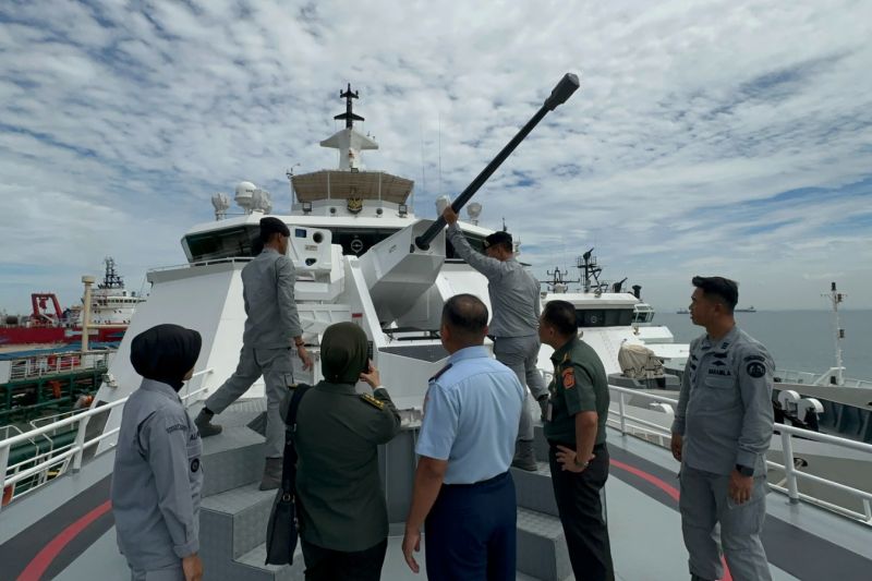 kemenhan-ri-evaluasi-kelayakan-sistem-persenjataan-kn-tanjung-datu-301