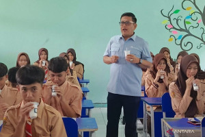 kemenkop-dorong-gksi-perkuat-konsolidasi-untuk-tingkatkan-pasokan-susu-mbg