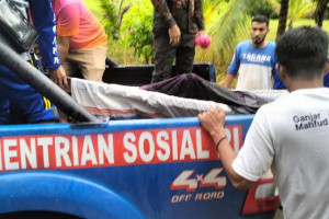 kemensos-salurkan-bantuan-logistik-untuk-korban-banjir-bandang-pohuwato