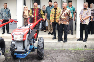 kementan-dorong-swasembada-pangan-di-ciamis-dengan-bantuan-peralatan-pertanian