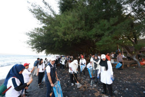 kementerian-pariwisata-luncurkan-gerakan-wisata-bersih-di-banyuwangi