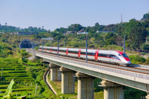 kereta-cepat-whoosh-raih-10-juta-penumpang-tembus-rekor-baru