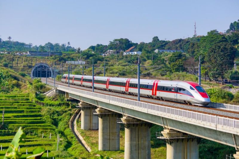 kereta-cepat-whoosh-raih-10-juta-penumpang-tembus-rekor-baru