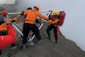 kesulitan-evakuasi-jenazah-turis-brasil-di-rinjani-akibat-kabut-tebal