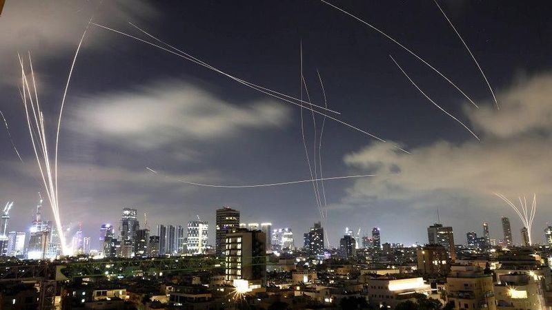 ketegangan-global-memanas-trump-siapkan-tiga-pilihan-tanggap-iran