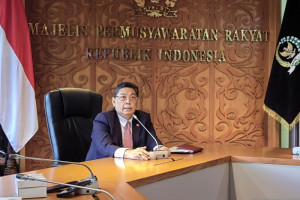 ketua-komisi-i-ingatkan-keselamatan-wni-di-wilayah-iran-israel