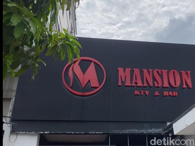 ketua-parpol-di-jateng-penuhi-panggilan-polisi-soal-kasus-karaoke-striptis