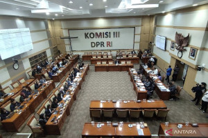 komisi-iii-dpr-rapat-dengan-lpsk-dan-peradi-serap-aspirasi-ruu-kuhap