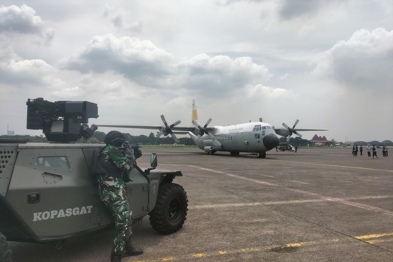 kopasgat-tni-au-diterjunkan-untuk-evakuasi-penumpang-saudi-airlines