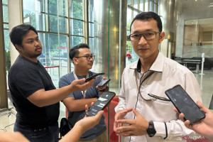 kpk-dan-greenpeace-bahas-iup-nikel-di-raja-ampat-demi-transparansi