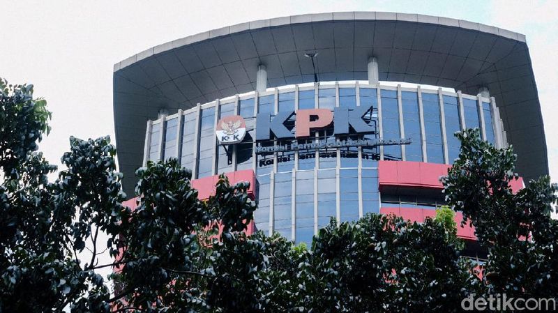 kpk-periksa-bupati-penajam-paser-utara-jadi-saksi-kasus-eks-bupati-kukar