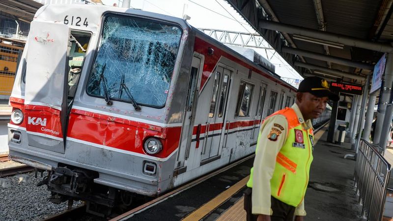 krl-tabrak-truk-di-tangerang-insiden-tanpa-korban-jiwa