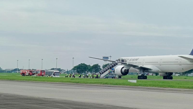 kronologi-ancaman-bom-ke-pesawat-jemaah-haji-ri-hingga-mendarat-darurat
