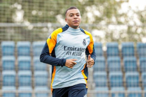 kylian-mbappe-sembuh-dari-gastroenteritis-kembali-latihan-bersama-real-madrid