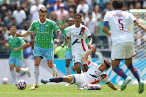 lapangan-buruk-ganggu-strategi-luis-enrique-di-psg