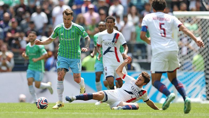 lapangan-buruk-ganggu-strategi-luis-enrique-di-psg