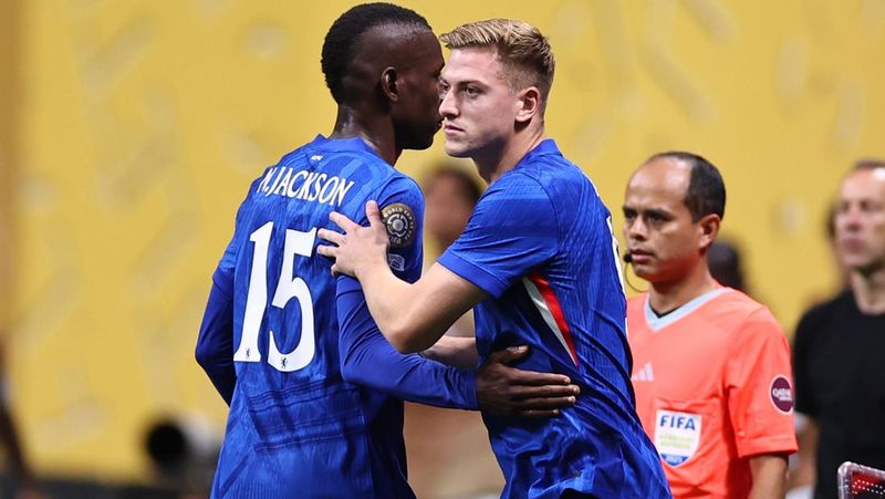 liam-delap-vs-nicolas-jackson-di-lini-depan-chelsea