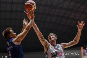 lima-guard-ungguli-persaingan-ketat-jadi-local-mvp-ibl-2025