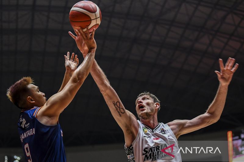 lima-guard-ungguli-persaingan-ketat-jadi-local-mvp-ibl-2025