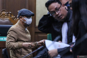 ma-turunkan-vonis-gazalba-saleh-jadi-10-tahun-penjara