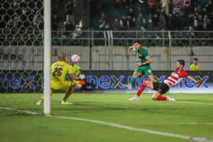 madura-united-resmi-datangkan-kiper-mochammad-dicky-indriyana