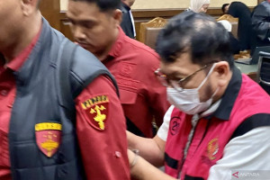majelis-hakim-batalkan-perkara-korupsi-zarof-ricar-dan-serahkan-uang-serta-emas-ke-negara