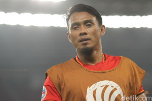 maman-abdurrahman-resmi-pensiun-dan-gabung-pelatih-tim-muda-persija