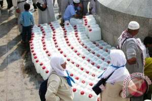 manfaat-kesehatan-dan-kandungan-mineral-air-zamzam