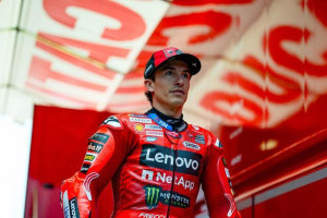 marc-marquez-cecehkan-100-pole-position-di-motogp-italia-2025