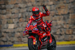 marc-marquez-raih-pole-position-di-motogp-italia-2025