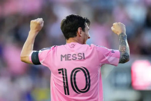 mascherano-puas-dengan-penampilan-messi-cs-meski-imbang-lawan-al-ahly
