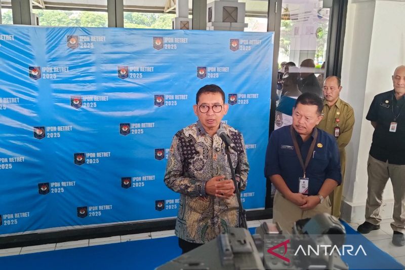 menbud-fadli-zon-kapankan-penulisan-ulang-sejarah-indonesia-capai-70