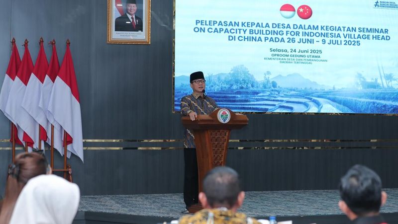 mendes-pdt-yandri-lepas-25-kades-untuk-seminar-di-china-dan-harapkan-kemajuan-desa